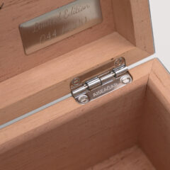 Chinese Myth - "Nuwa Mending the Heavens." 20ct. Luxuru Portable Humidor